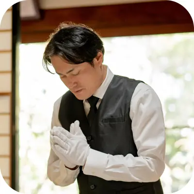 家族でお骨上げ